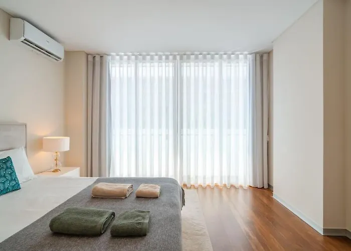 La Vie - Center & Free Park * Funchal (Madeira)