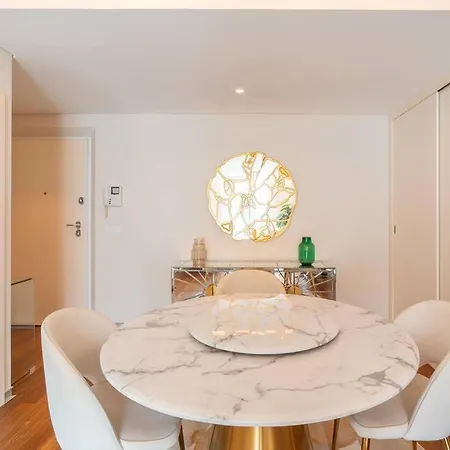 La Vie - Center & Free Park Funchal (Madeira)