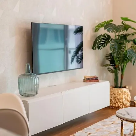 La Vie - Center & Free Park Apartment *