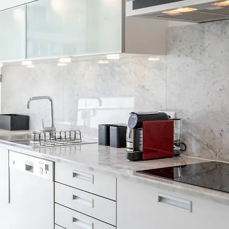 La Vie - Center & Free Park * Funchal (Madeira)