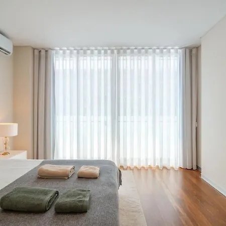 La Vie - Center & Free Park * Funchal (Madeira)