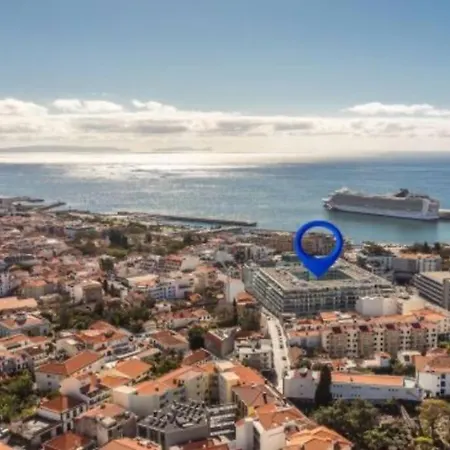 La Vie - Center & Free Park Funchal (Madeira)